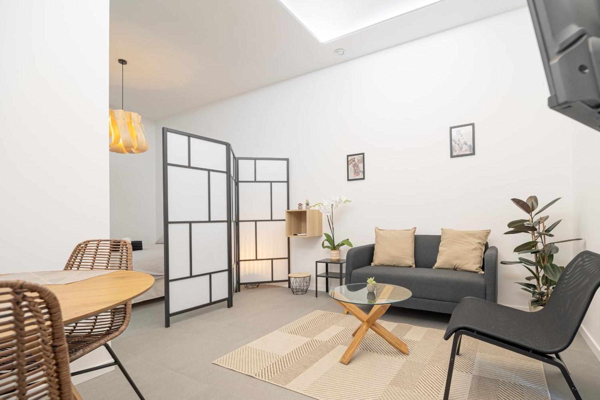 Apartment Esc - Loft Comodos Y Espaciosos Estudios Cercanos A Estacion Joaquin Sorolla Valencia
